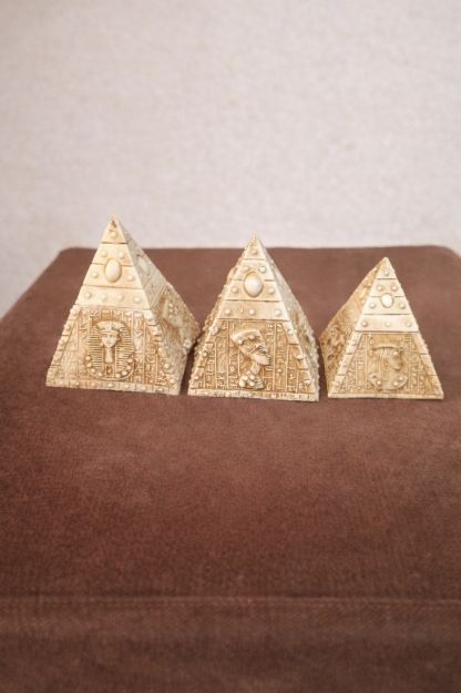 Picture of Giza Pyramids