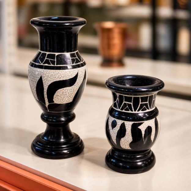 Picture of Black and white marble decorative vase set